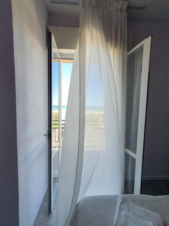 Hotel Crosal Rimini Exteriör bild