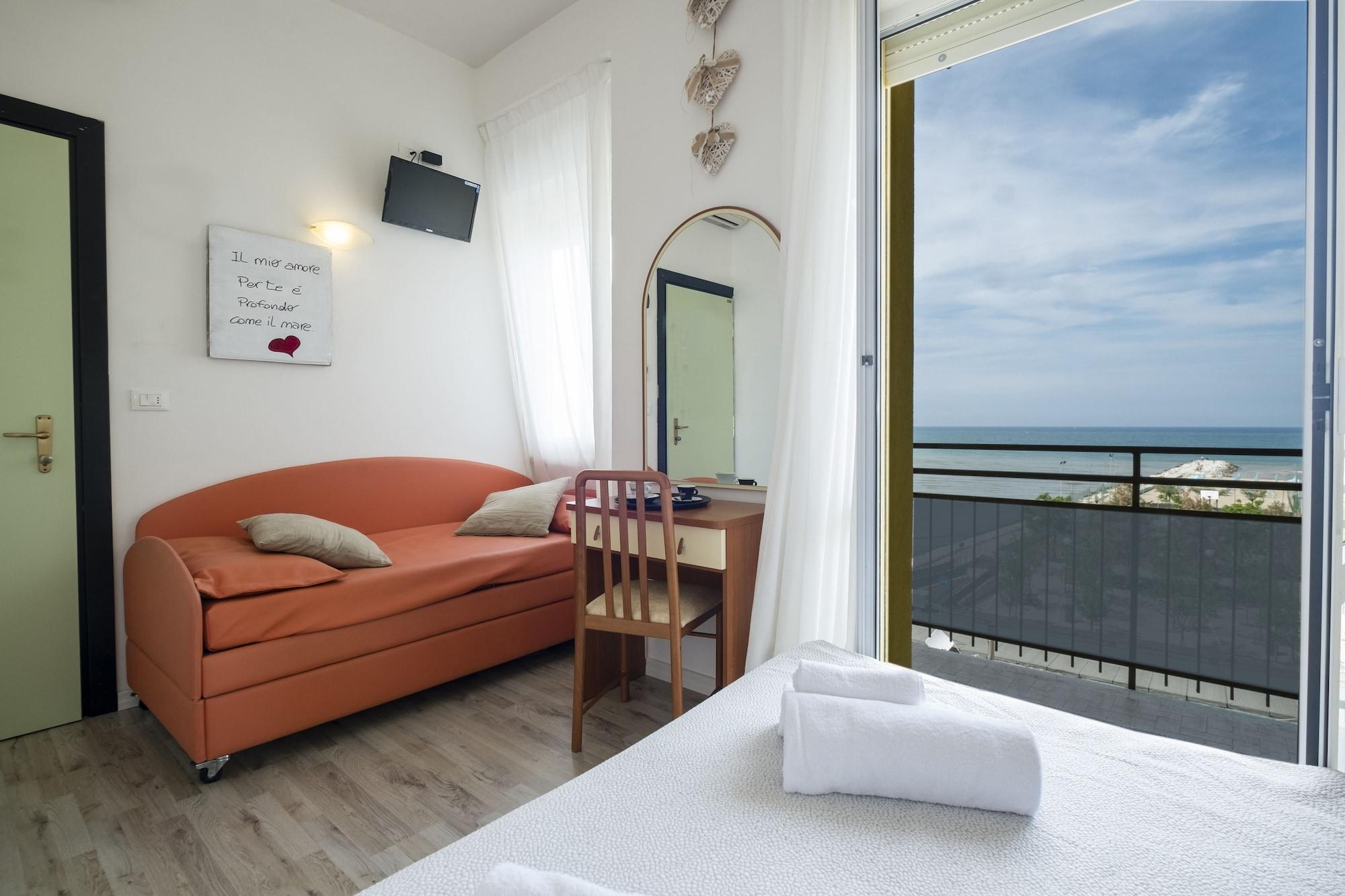 Hotel Crosal Rimini Exteriör bild