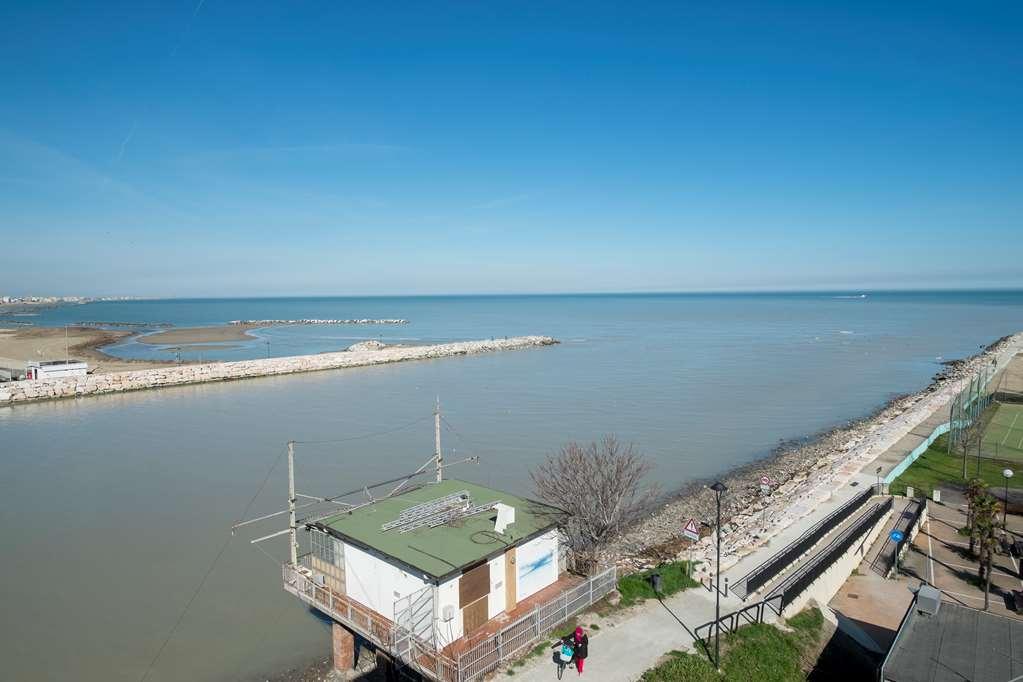 Hotel Crosal Rimini Rum bild